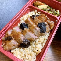 Terres de Truffes, Tokyo - ④ 黒トリュフの炊き込みご飯と短角牛のサーロインステーキ