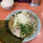 ラーメン よし家 - 