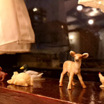 ラ・トゥーエル - 窓の置物