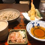 神楽坂 九頭龍蕎麦 - 越前おろし蕎麦と天ぷら盛り合わせ