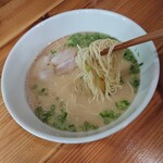 麺謹製3L's - 麺のリフトアップ