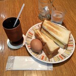 ロシュ - アイスコーヒー500円、モーニングトーストセット250円