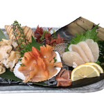 Assorted shellfish sashimi