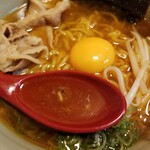 手稲ラーメン 肉玉 - 塩スープ