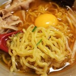 手稲ラーメン 肉玉 - ちぢれ麺
