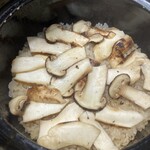 花・味兆 - 季節の炊き込みご飯