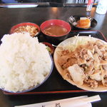 古都 - 焼肉定食・標準（950円)