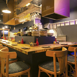 2 minutes from Gakugeidaigaku Station. We have everything from counter seats to private rooms.