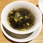 一碗水 - 菊花髪菜干貝(干し貝柱 かみな(ネンジュモ) 菊の花のあつもの)