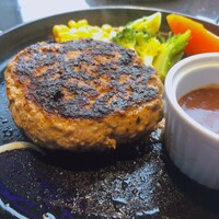 国産熟成焼肉 肉バル ドウラクコリーダ ランドマーク店 - ♦︎自家製手ごねハンバーグ２００ｇ　1,100円