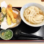 Teshigoto Sanuki Udon Sansan - 冷やかけ 天ぷら盛付