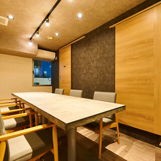 完全個室。4名様〜8名様