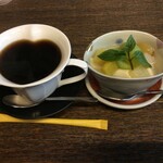 ダイニングスペース 2002 ダオ - 杏仁豆腐と珈琲