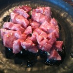 ホルモン 銀牙 - 厚切りタン１枚５００円