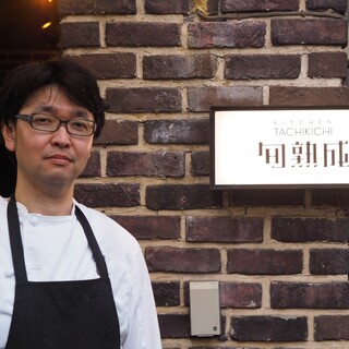 久保田シェフの織り成す料理をお楽しみください。