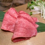 神戸牛焼肉&生タン料理 舌賛 - 