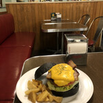 AS CLASSICS DINER - 【10月のMonthly Burger】 『パンプキンチーズクリームバーガー¥1700』