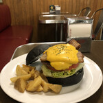 エーエス クラシックス ダイナー - 【10月のMonthly Burger】 『パンプキンチーズクリームバーガー¥1700』