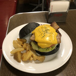 AS CLASSICS DINER - 【10月のMonthly Burger】 『パンプキンチーズクリームバーガー¥1700』