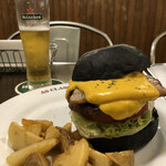 エーエス クラシックス ダイナー - 【10月のMonthly Burger】 『パンプキンチーズクリームバーガー¥1700』