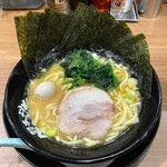 Machida Shouten - ラーメン720円麺硬め。海苔増し100円。