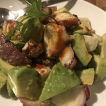 フラット - アボカドとタコのマリネ