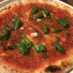 フラット - ししとうとアンチョビのピッツア