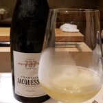 にい留 - お酒①ジャクソン・エ・フィス・キュヴェ・737・デゴルジュマン・タルディフ・エクストラ・ブリュットNV(シャンパーニュ、フランス)
      葡萄品種:シャルドネ43%、ピノ・ムニエ30%、ピノ・ノワール27%