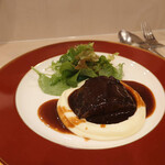 ソルシエール - ヒダ牛A5ブリスケ赤ワイン煮