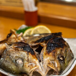 光寿司 - 2020.10 かぶと焼（550円）カンパチのカブトとカマ