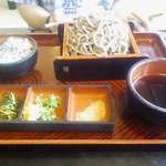 麺房かなめ - 表が饂飩で裏が蕎麦？