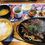 Mokkei - 炙り牛タン定食 200g＝１２００円 税込