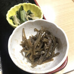 お食事処 ゆかり - 小鉢はどちらもいい味