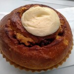 パン家のどん助 - シナモンロール