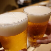 地葉 栄 - 生ビール(650円)で乾杯