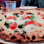 PIZZERIA しんのすけ - 各種チーズが美味しい