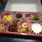 仕出しセンターセイブ - こっちが、普通のお弁当
            