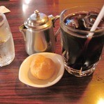 洋菓子ボンボン - アイスコーヒーにはミニシュークリームが♪