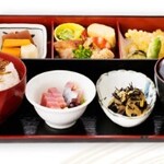 六鮮弁当