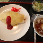 喜久井町 もりや - オムライス、サラダ、スープ