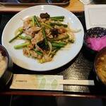 ゆたか - 日替り定食 豚とニンニクの芽炒め 600円