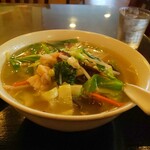 鴻源泰 - 野菜タン麺