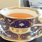 パティスリー ボンヌ ノノ - 素敵なカップに紅茶