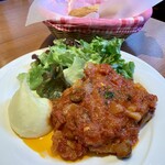 シェ・アンドレ・ドゥ・サクレクール - プレ・オ・タン（若鶏とトマト、オリーブのタイム煮）¥1250