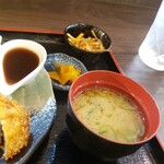Shunsensakaba Irasshai - きんぴらごぼう・沢庵・味噌汁