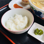 ラーメン　天狗山 - 餃子セットのライスはおかわり自由！　これは少なめ