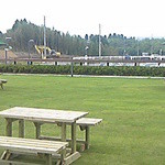 空の駅 風和里しばやま レストランフワリ - レストラン前には芝生のテラスがあります。