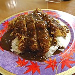 キッチン カトウ - チキンカツカレー。カレーを掛けた後。