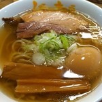 人類みな麺類 - マクロらーめん：あっさりで魚介系・しっかりうまみ