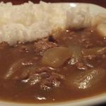 ラビットフット - 「ひと口カレー」（アップ）：挽肉と玉ねぎの旨みを充分に引き出し、コク豊か♪